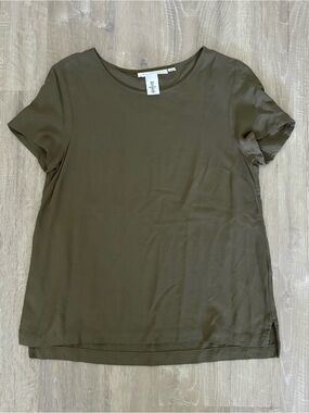 H&M LOGG Olive Green Relaxed-Fit Crewneck Top Short Sleeves Side Slits Size 6